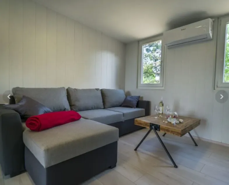 MOBILE HOMES BOUTIQUE 2 - Image 1