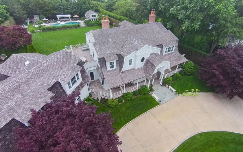 Charming Southampton Village Guest Home -Walk to Beach, Restaurants, Shops - Image 1