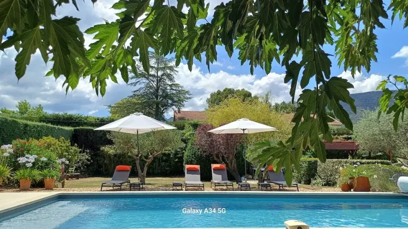 hus med privat opvarmet pool - Image 1