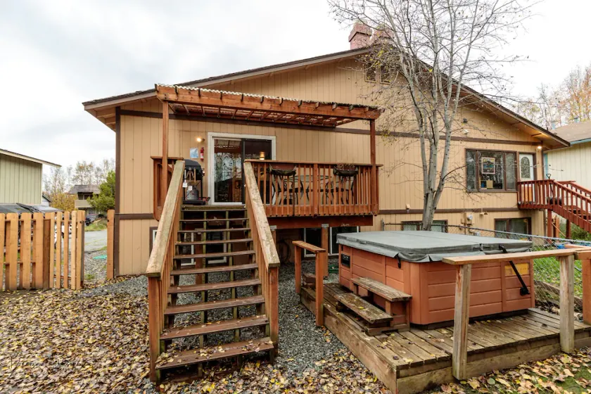 Ruhe im Süden: Ein VRBO-Rückzugsort in Alaska mit Whirlpool! - Image 1