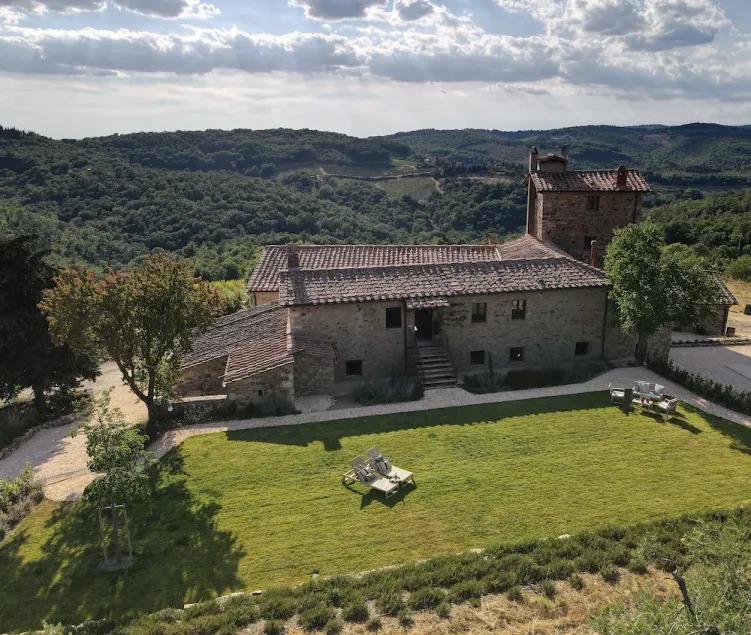 Exclusive Tuscan Winery Escape: Charming Villa with Pool & Breathtaking Views. - Image 1