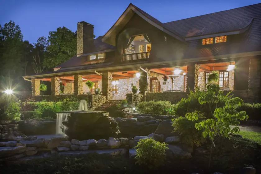 Hilltop Manor B&B - Image 1