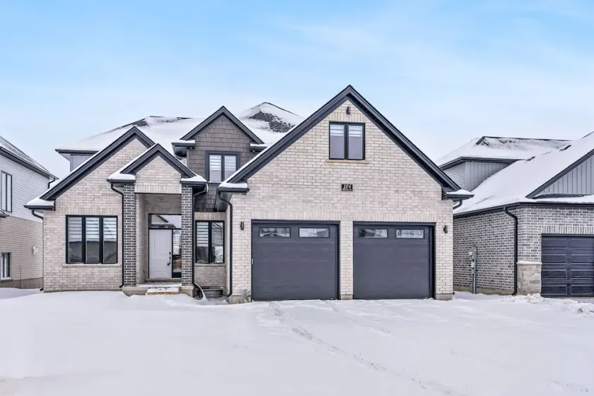 LUCAN HOME - Image 1
