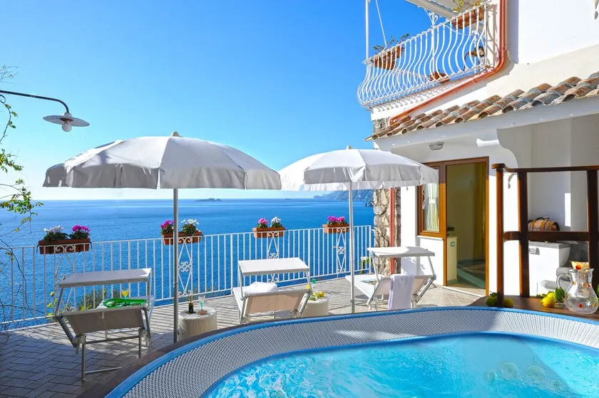 Mit Blick auf das Meer vom Balkon - Image 1