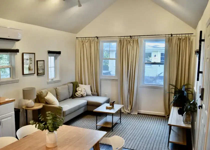 Cute tiny home with everything you need! - Image 1
