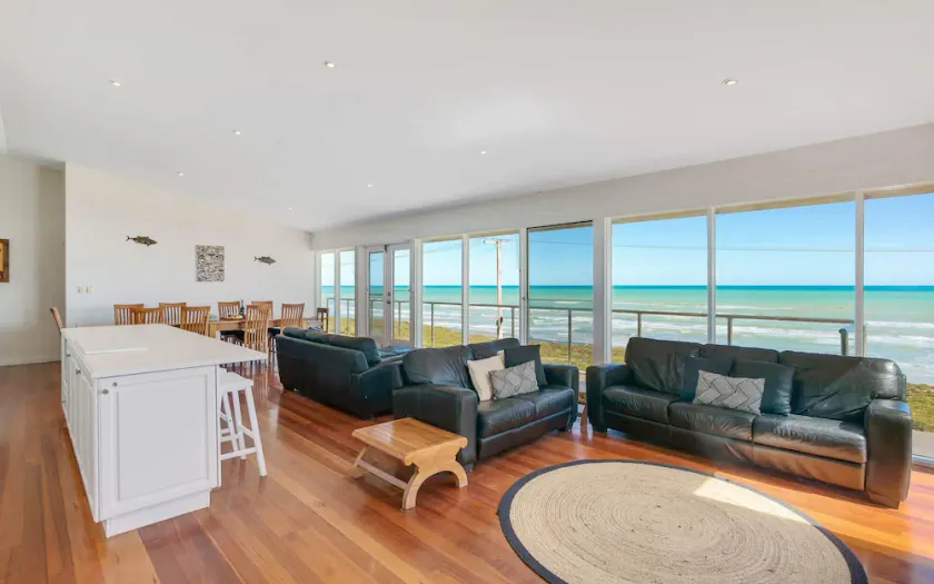 124 Surfers Parade, Middleton - Image 1