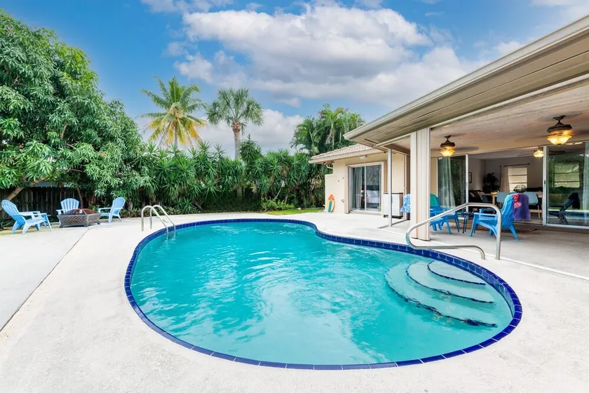 Casa Del Sol Pool Bungalow Sleeps 8 Near Beach - Image 1