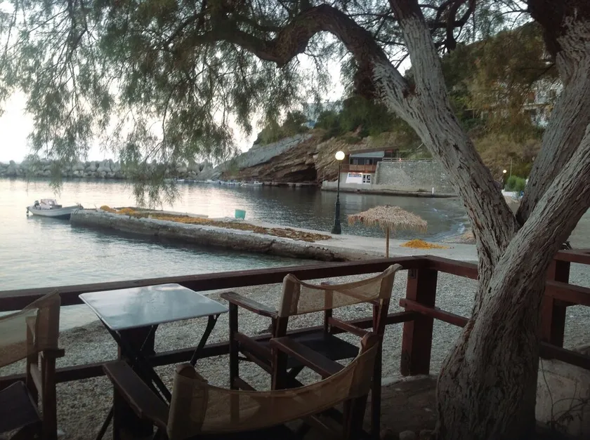 Alkistis Cozy By The Beach Apt in Ikaria Island, Therma Ground Floor - Image 1