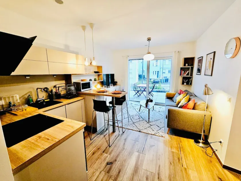 Perfect city stay-1BR with terrace - Image 1