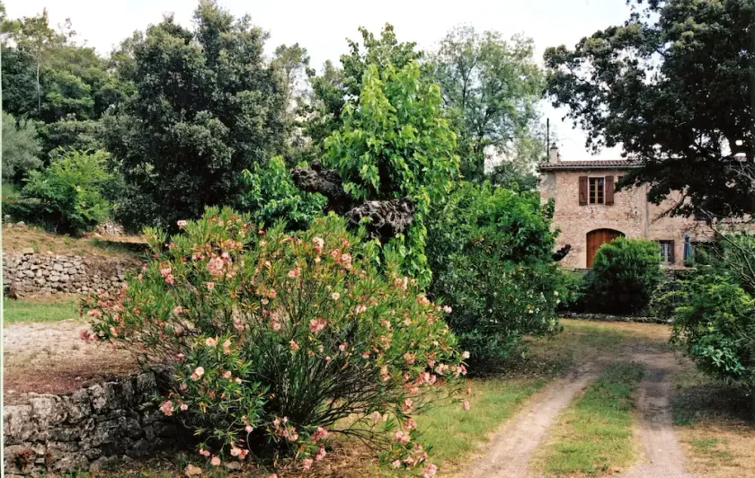 Charming apartment in a Provencal country house, private beach, riverside - Image 1