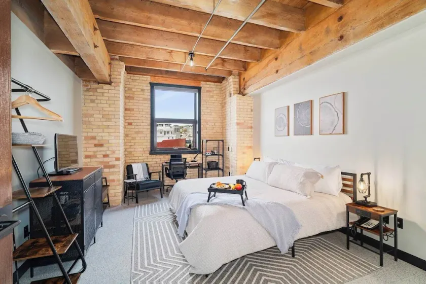 2 BR 2 BA in Canal Park Close to everything! - Image 1