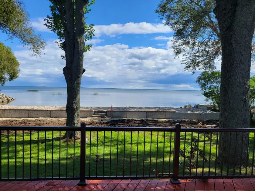 Awesome Waterfront Views, with all the comforts of home.  - Image 1