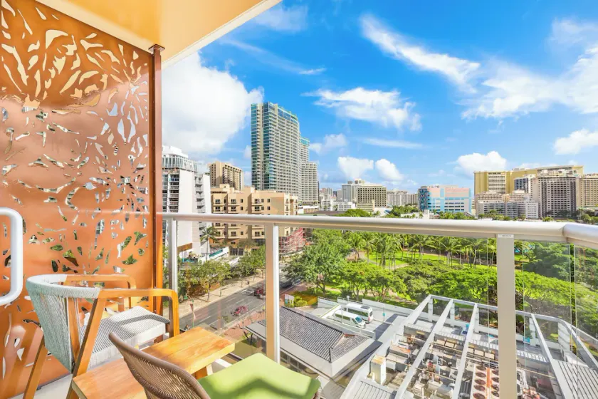 Luana Waikiki Hotel and Suites - Image 1