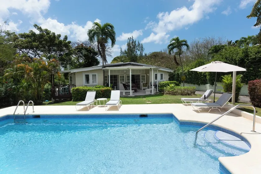 Beautiful family villa in a secluded location just 4min walk from Mullins beach - Image 1