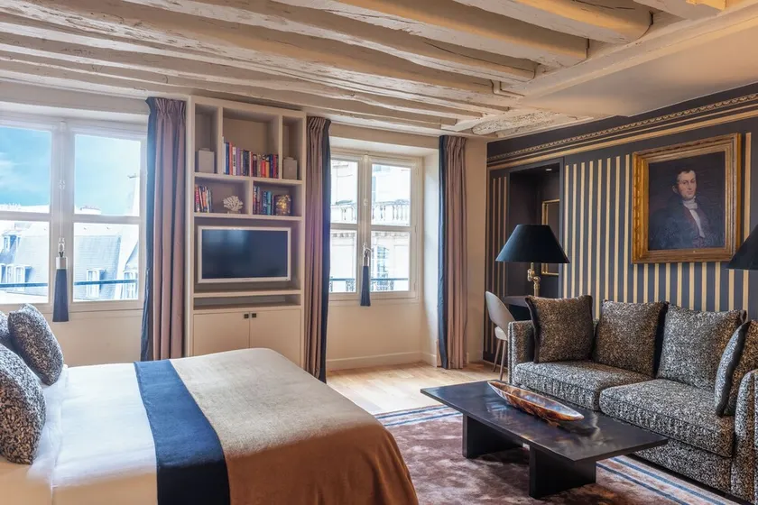 Luxury Apartment Paris Louvre - Image 1