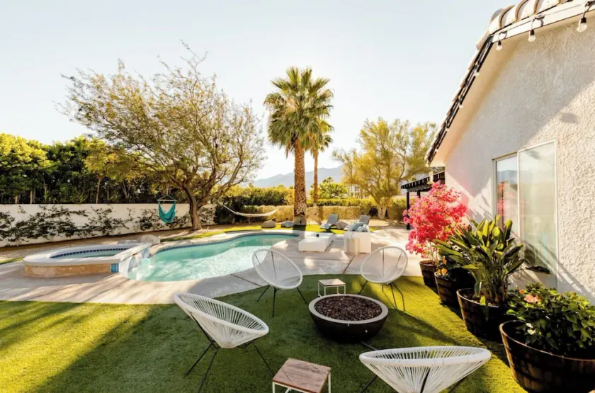 XL PRIVATE YARD plus d'un demi-acre avec Pool & Spa. Super endroit! - Image 1