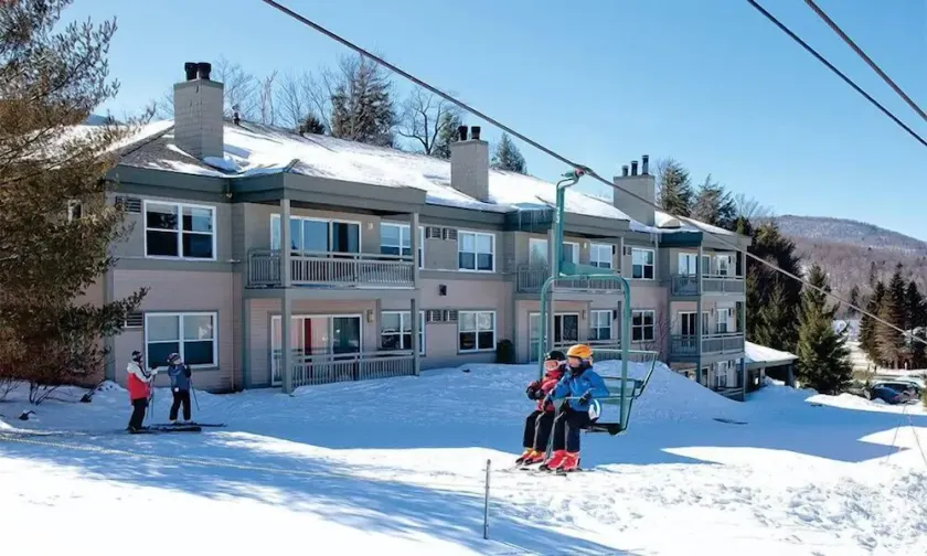 Beautiful hotel in Vermont Smugglers Notch 2BD near Disc Golf Center - Image 1