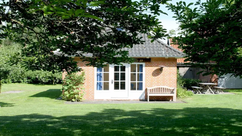 Garden idyl close to the beach - Image 1