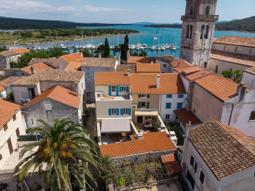 Apartments by the sea Osor, Losinj - 8088 - Image 1