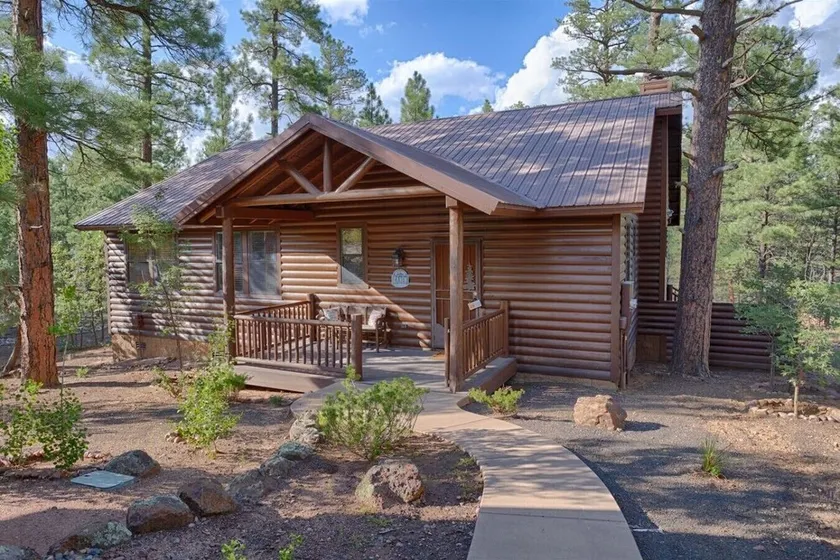 Beautiful Cabin in Torreon`s Cardinal Landing - Image 1