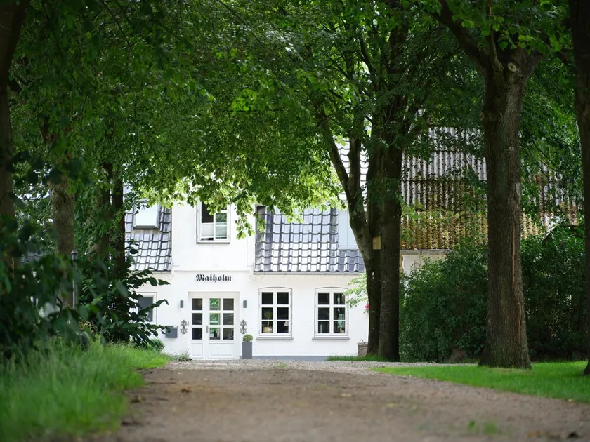 Apartment 'Hof Maiholm - Sattelkammer' with Private Terrace, Shared Garden and Wi-Fi - Image 1