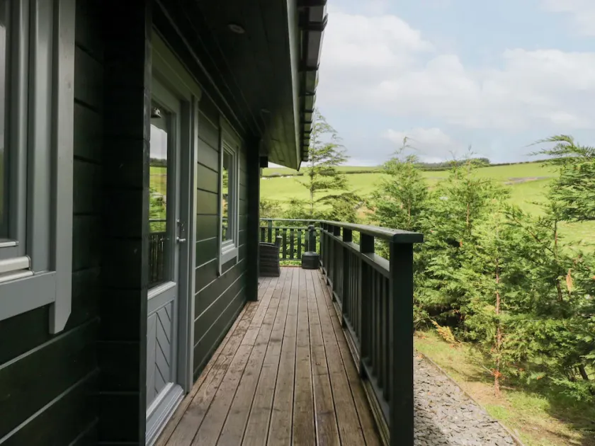 OAK LODGE, familial et convivial, avec bain à remous à Ulverston, Ref 977687 - Image 1