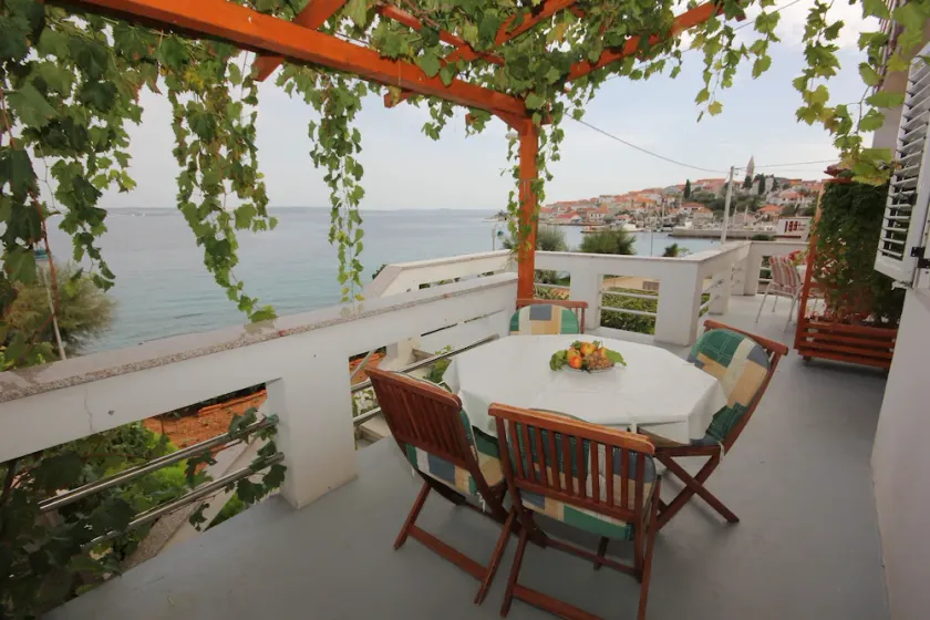 Apartamento para dos personas en la playa Kali, Ugljan (A-8503-a) - Image 1