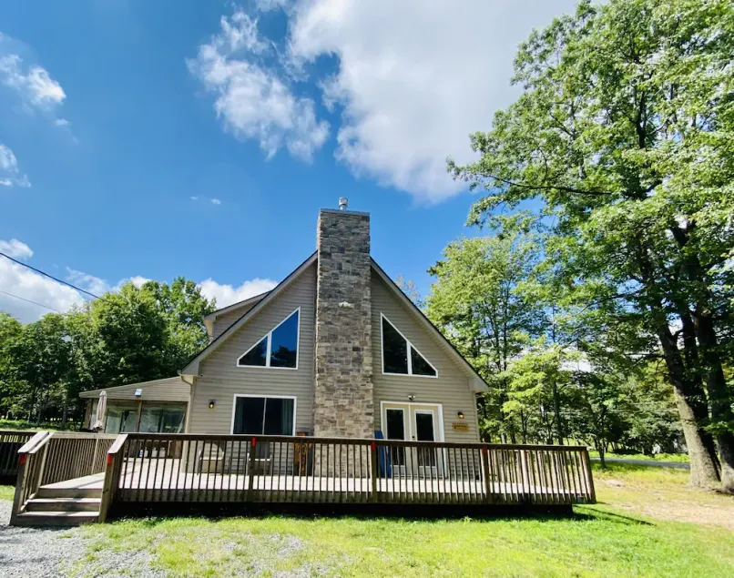 Bleiben Sie 3+ Nächte - 1 Nacht gratis, Poconos, Whirlpool, Sauna, Basketball, Spielplatz, See - Image 1