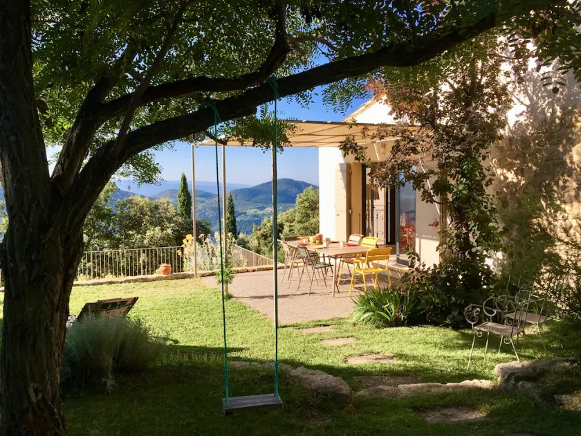 Renoveret fåreband i Provence på et enestående sted med swimmingpool - Image 1