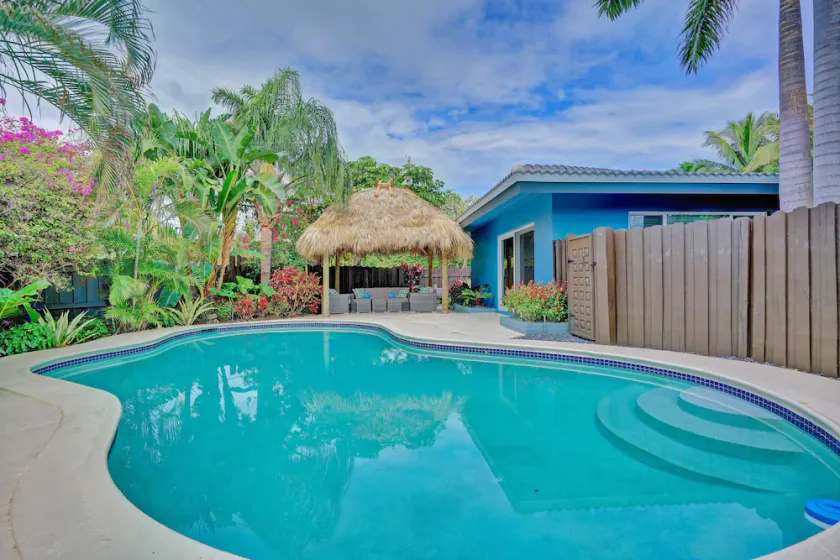 4BR Piscine chauffée Accueil avec Tiki Hut! - Image 1