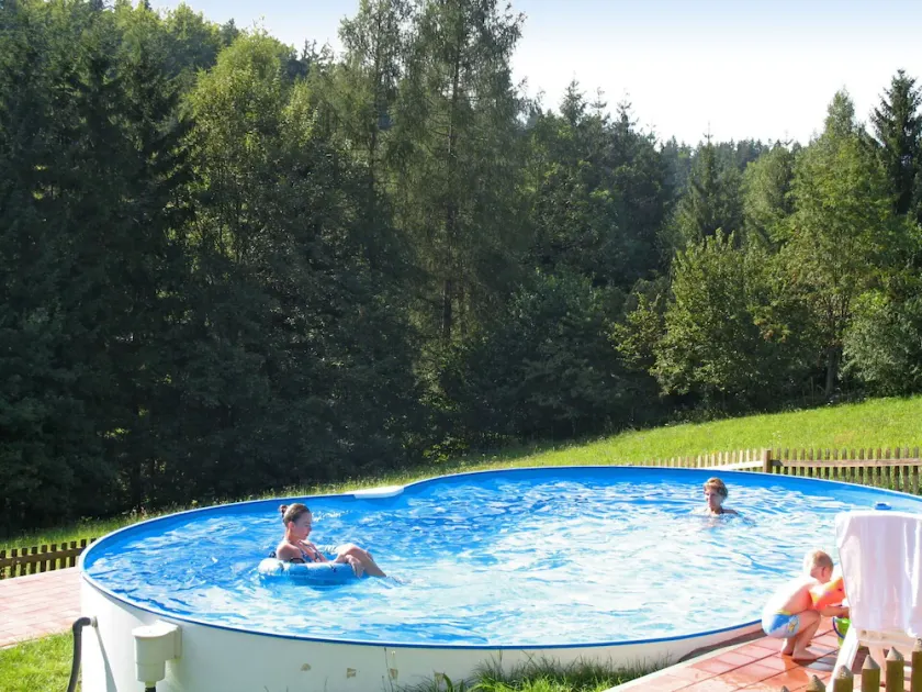 Schönes  Ferienhaus für 6 Personen mit  W-LAN, Pool, TV und Terrasse - Image 1