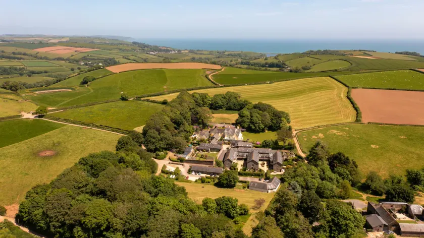 Spacious South Devon barn - large garden, stunning beaches, perfect for families - Image 1