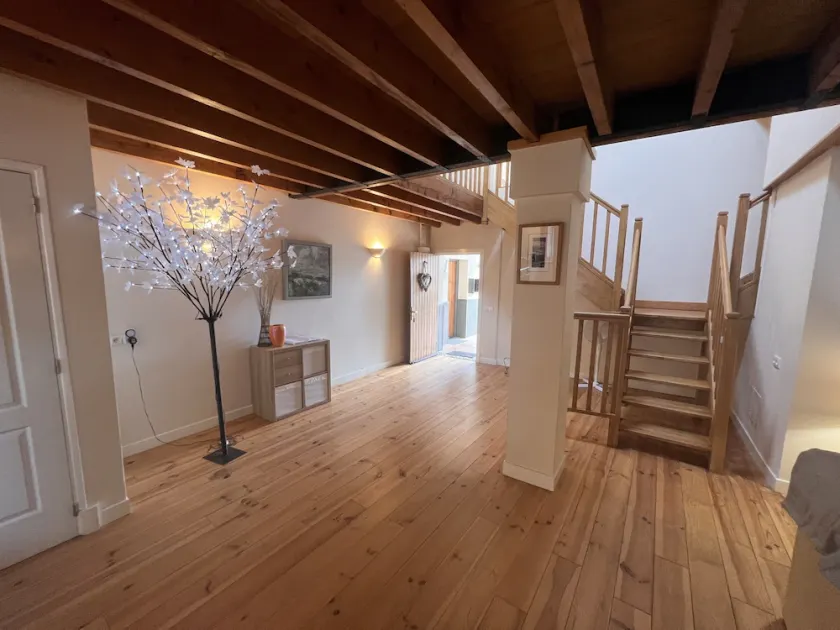 Tranquil and spacious gîte with own pool near market town - Image 1