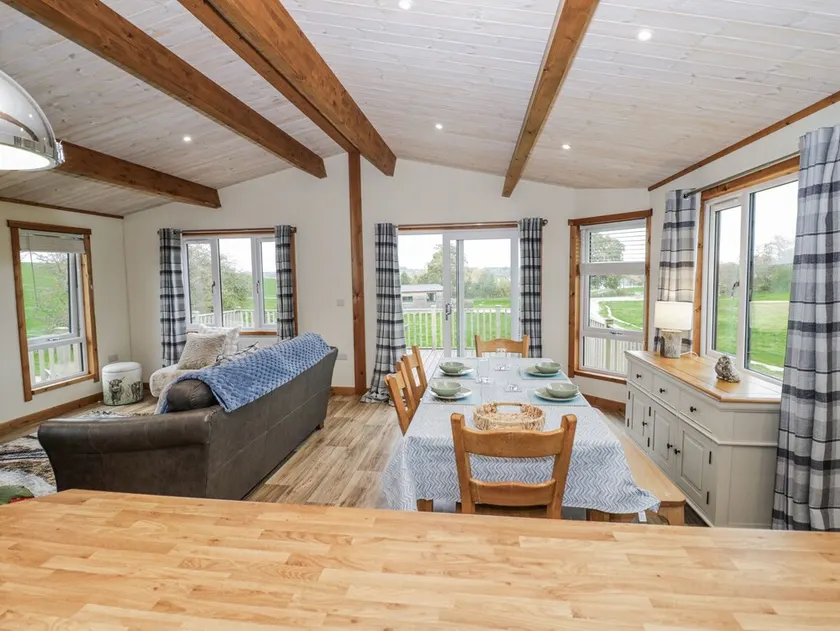Willow Lodge - Image 1