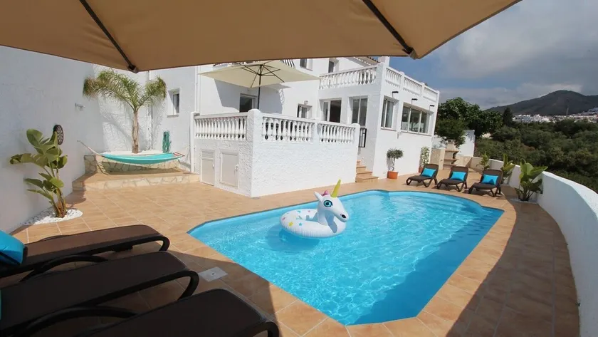 Lovely villa with private swimming pool, completely air conditioned and WIFI - Image 1