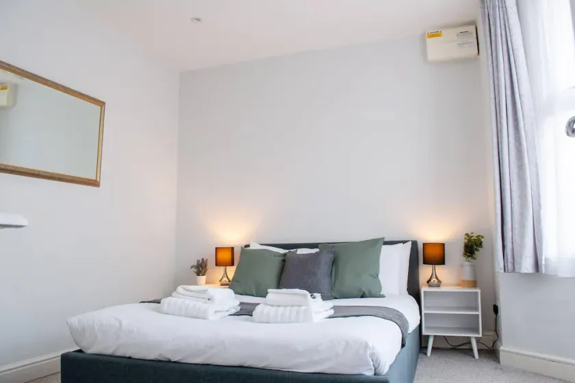 Bedford Road Garden Apartment - Image 1