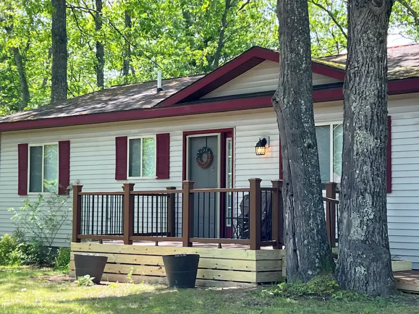 Chalet Indian River toutes saisons avec 2 kayaks à utiliser! - Image 1