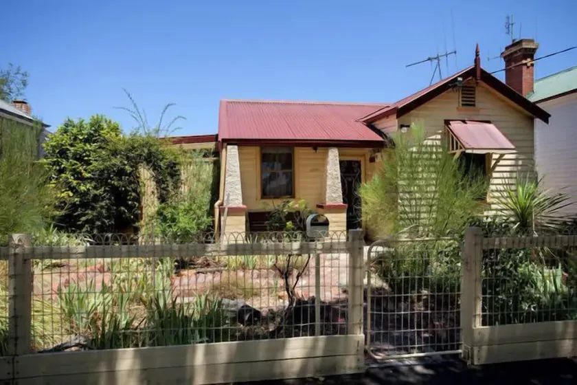Gorgeous, pet friendly, family sized cottage in the perfect location.  - Image 1
