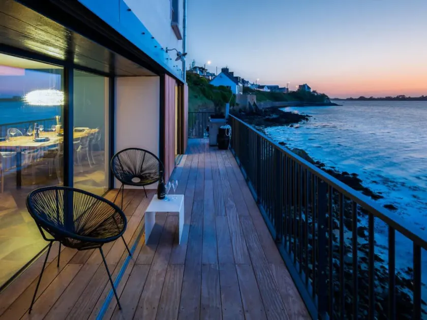 Apartment in Landéda with Beachfront Views - Image 1