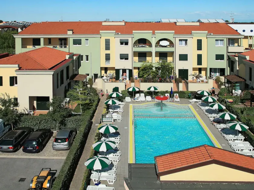 Nice apartment in villa for 5 guests with A/C, WIFI, pool, TV and terrace - Image 1