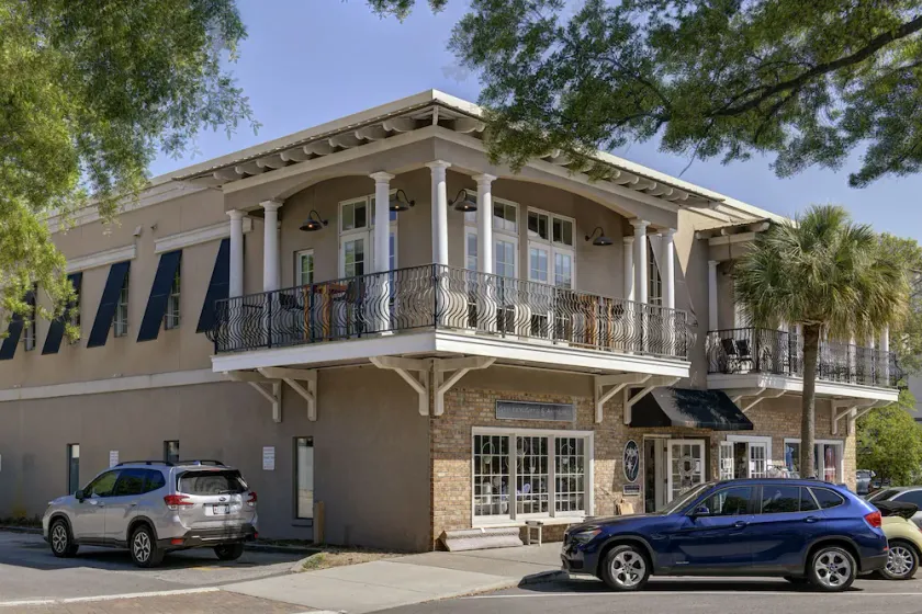 Walk to the beach and Pier  Wrap around porch - Image 1