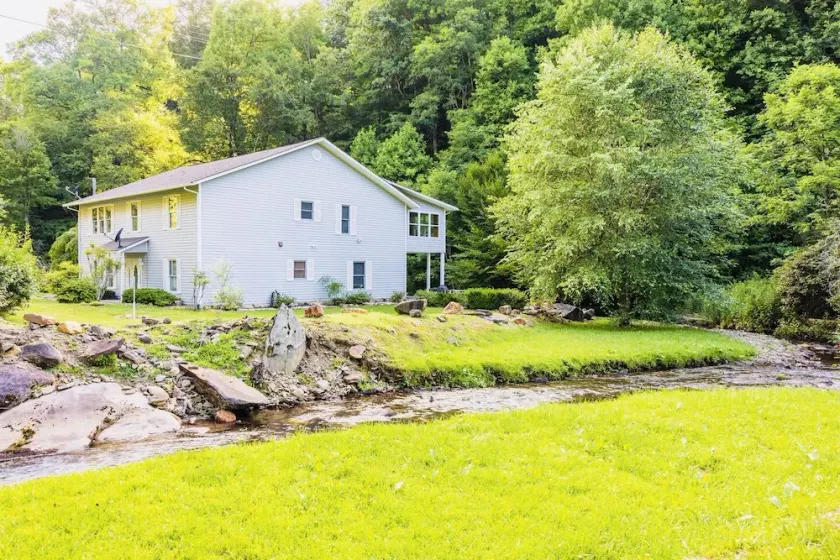 Cozy Cabin on the River - Image 1