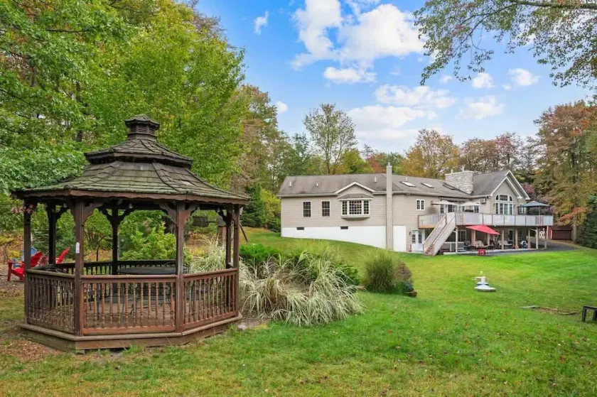 5200sf of Privacy and Comfort! - Image 1