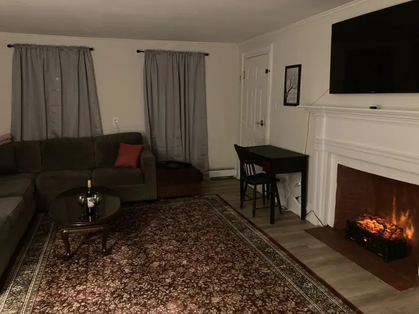 🔥Warm, Spacious, Free Wine🍷Entire Apt, Self CheckIn! - Image 1