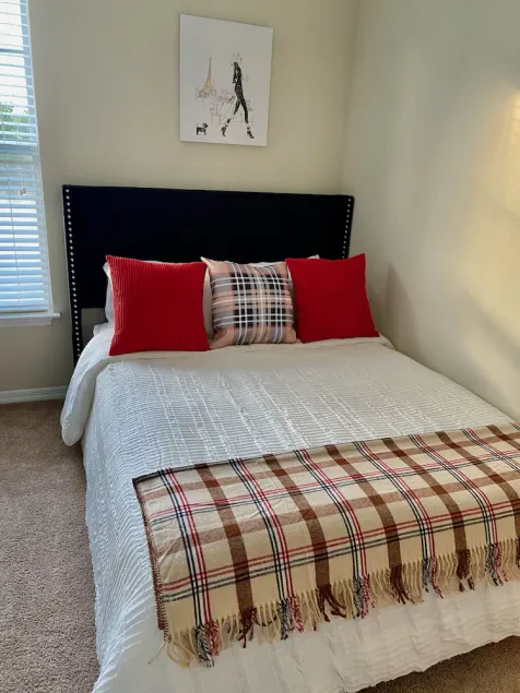 Beautiful apartment surround by all stores with a nice lakeview and buckroebeach - Image 1