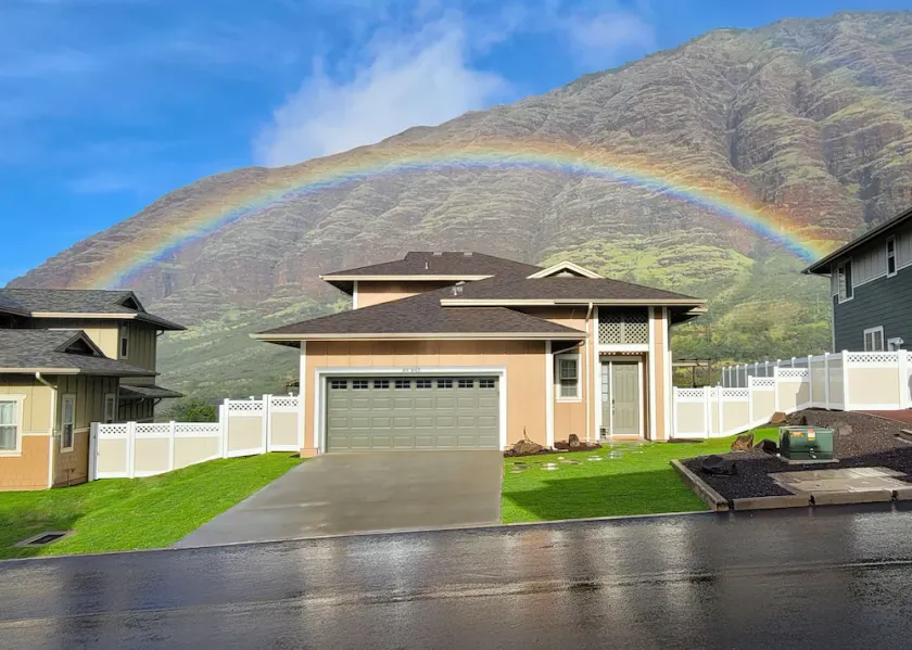 New home. Stunning ocean and mountain views. 5 Minutes from the beach - Image 1