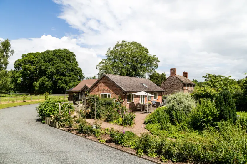 🍏 The Cider Mill- idyllic retreat nr Hay on Wye & Hereford. Dog friendly. - Image 1