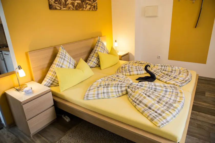 Wheat room - modern furnished apartment near Thomann music store - Image 1
