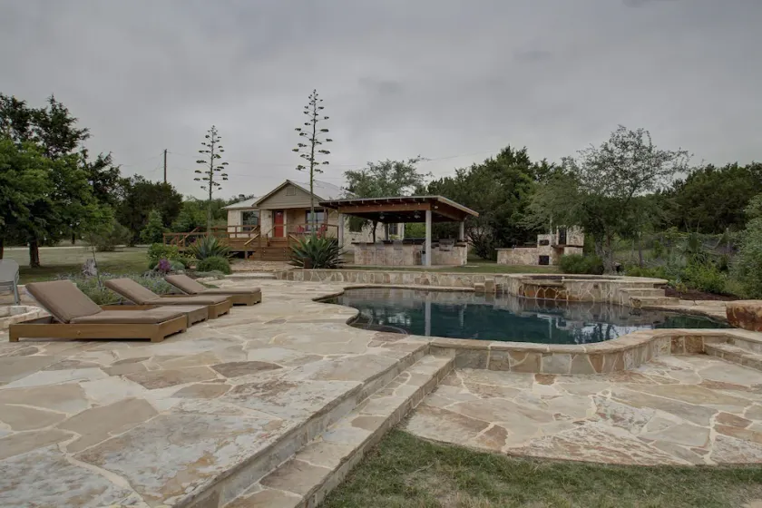Beautiful 5 Acre Hill Country Retreat with Pool, Hot Tub and Outdoor Kitchen!!! - Image 1