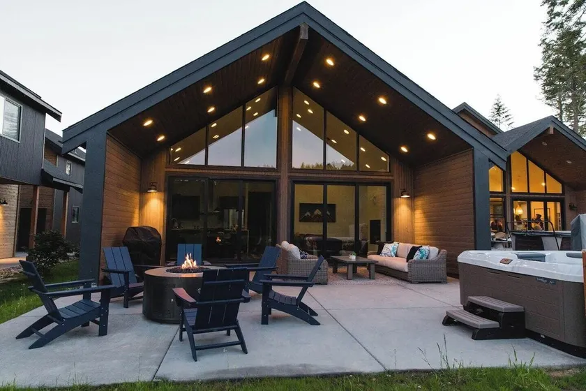 Modern Scandanavian design meets ultra comfort in this luxury cabin in Suncadia - Image 1